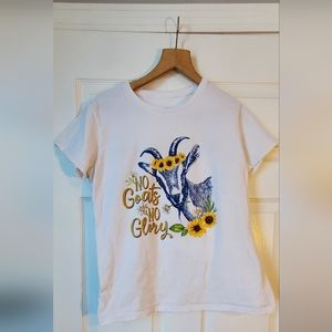 Graphic tee goats